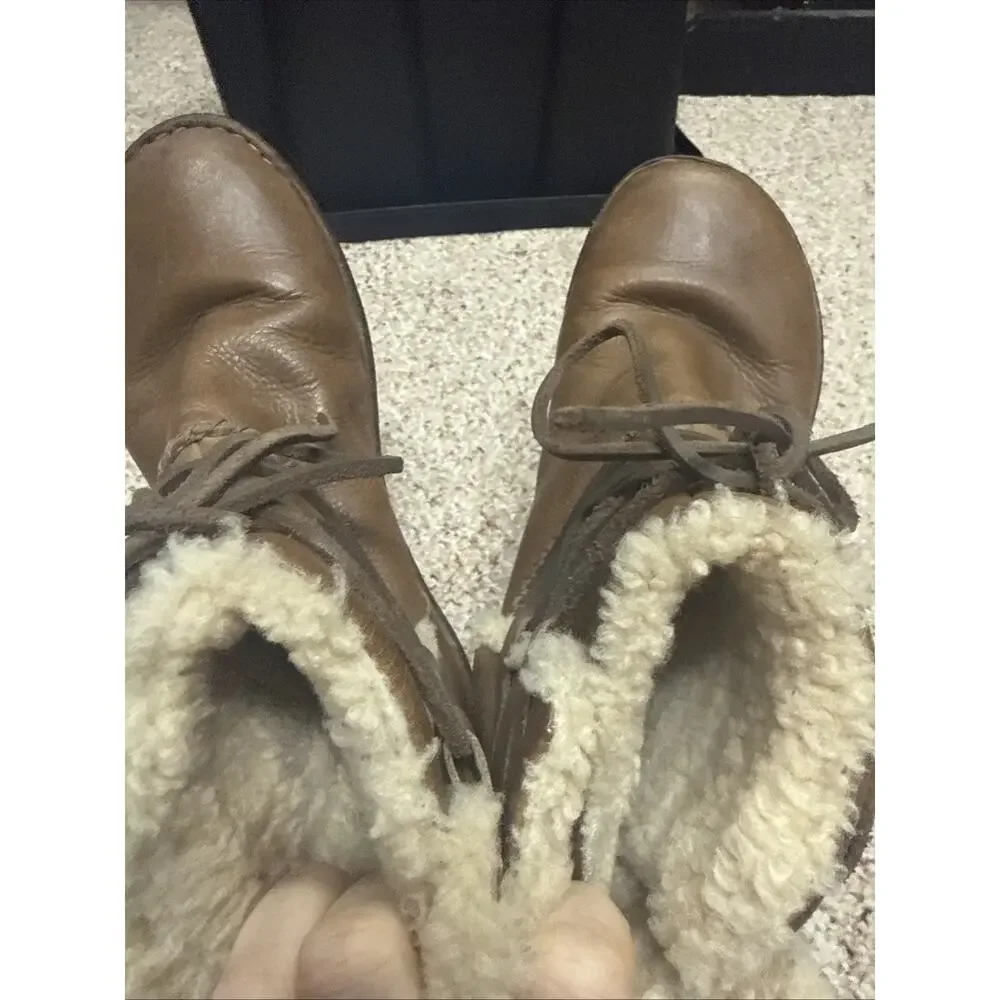 UGG Caspia Boots Womens Sz 7 Tan Leather Lace Up Ankle Boots Sheepskin Lined